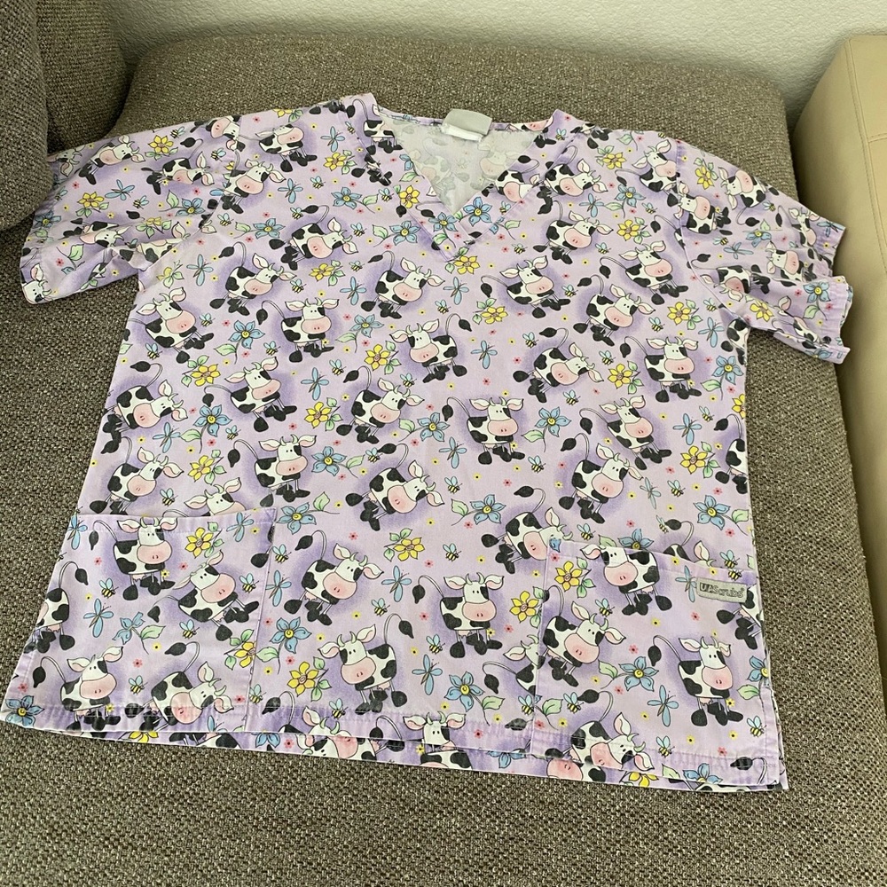 UA scrub top medium